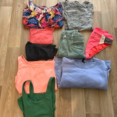 Lot de vêtements taille S/M femme 